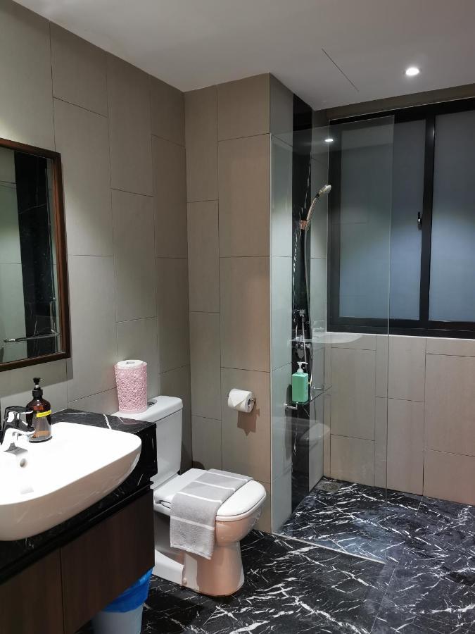 Landmark Stunning High Floor Coast View Studio #Netflix #Fast Wifi Tanjung Tokong Bagian luar foto